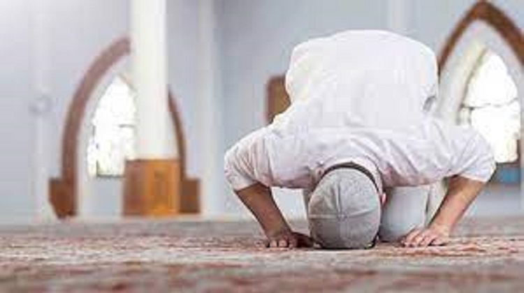 নামাজে মনোযোগ ধরে রাখার সহজ উপায়